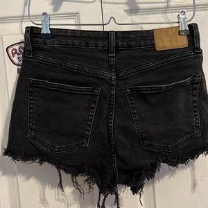 H&M women’s black jean shorts